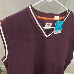 Levi's V-Neck Sleeveless Top in Deep Purple